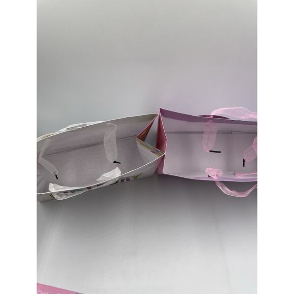 NEW Hello Kitty Sanrio Set Of 2 Gift Bags With Handles & Gift Tags - Picture 8 of 8